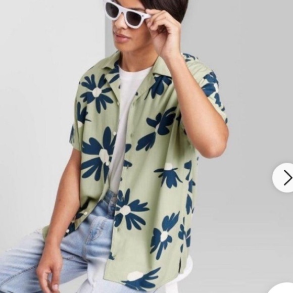 Original Use Mens Short Sleeve Button Down
Camp Shirt Green Blue Floral - Picture 3 of 5